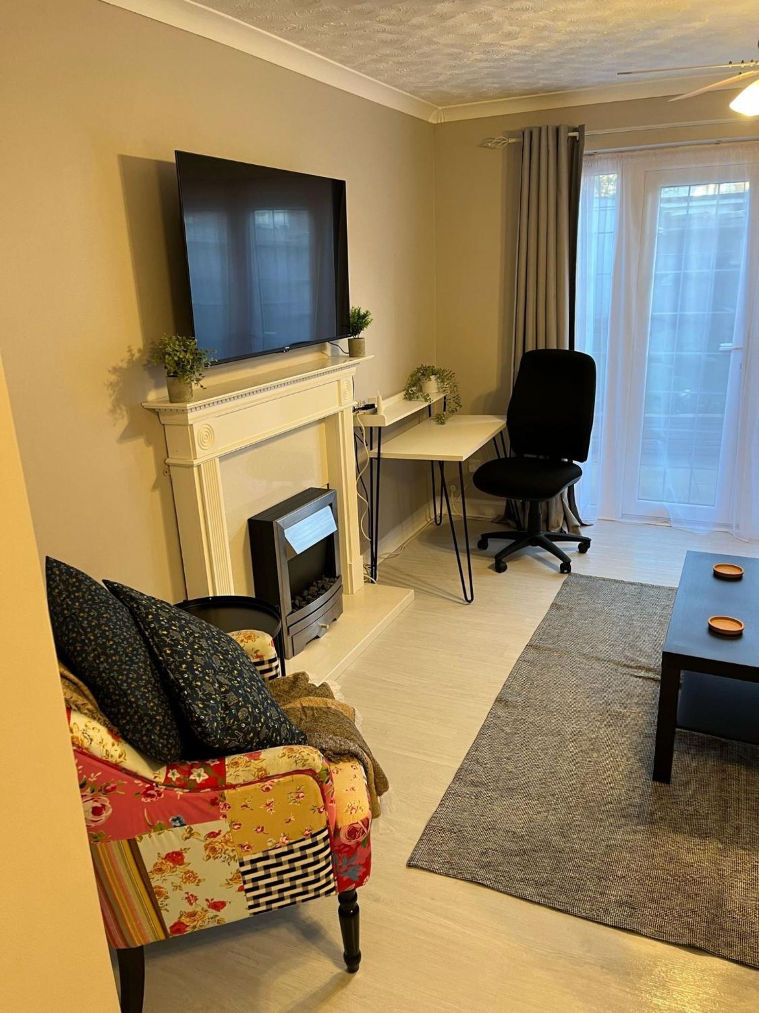 Cosy Corner - 2 Beds, Free Parking, Next To Southampton General Hospital Villa Bagian luar foto