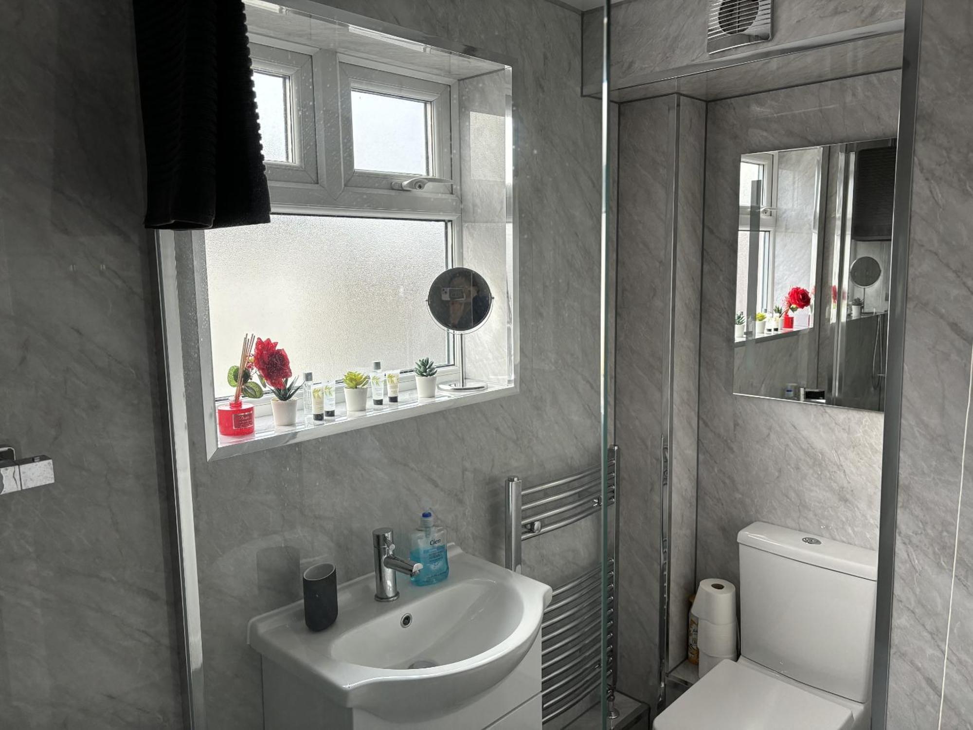 Cosy Corner - 2 Beds, Free Parking, Next To Southampton General Hospital Villa Bagian luar foto