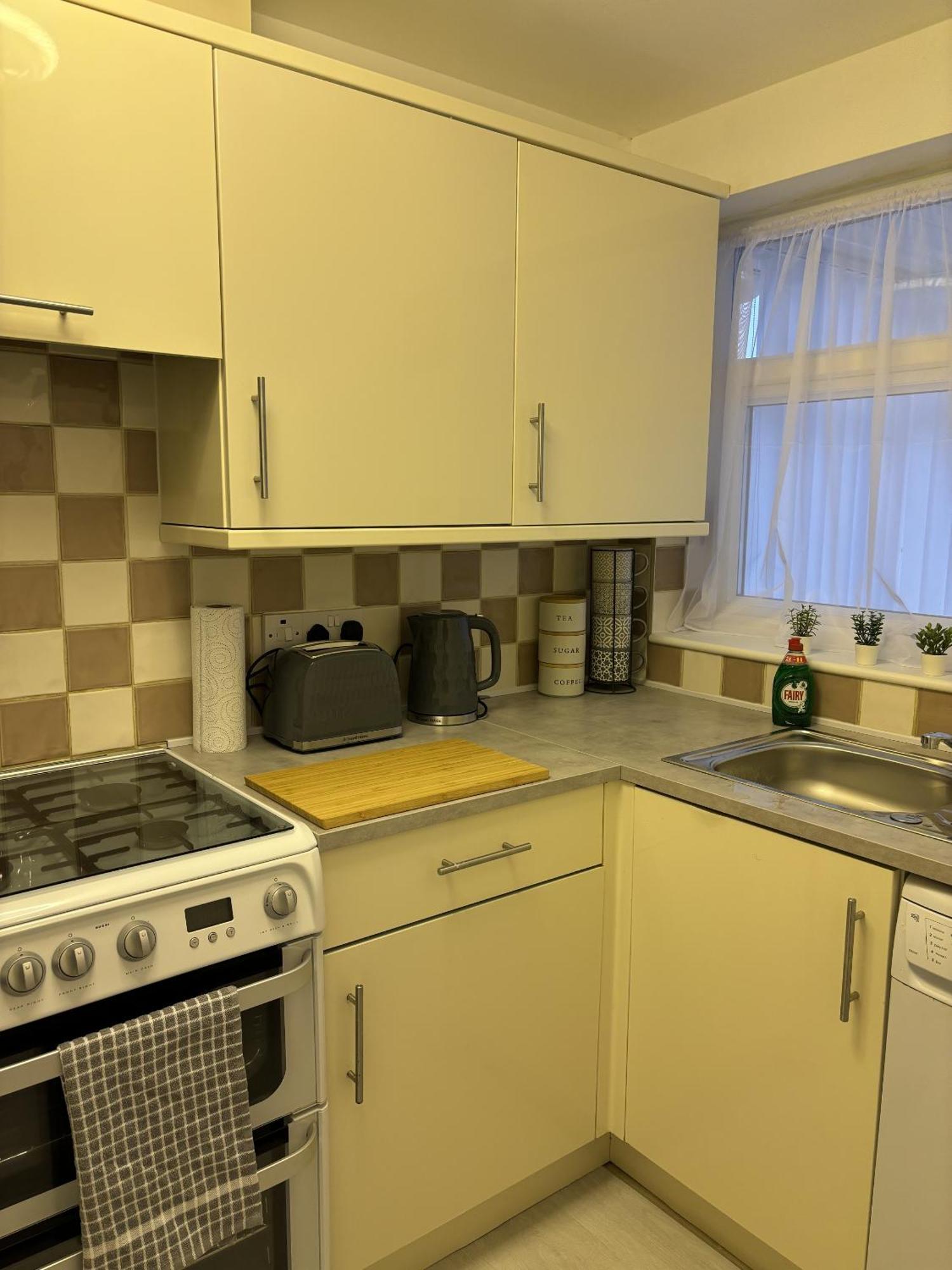 Cosy Corner - 2 Beds, Free Parking, Next To Southampton General Hospital Villa Bagian luar foto