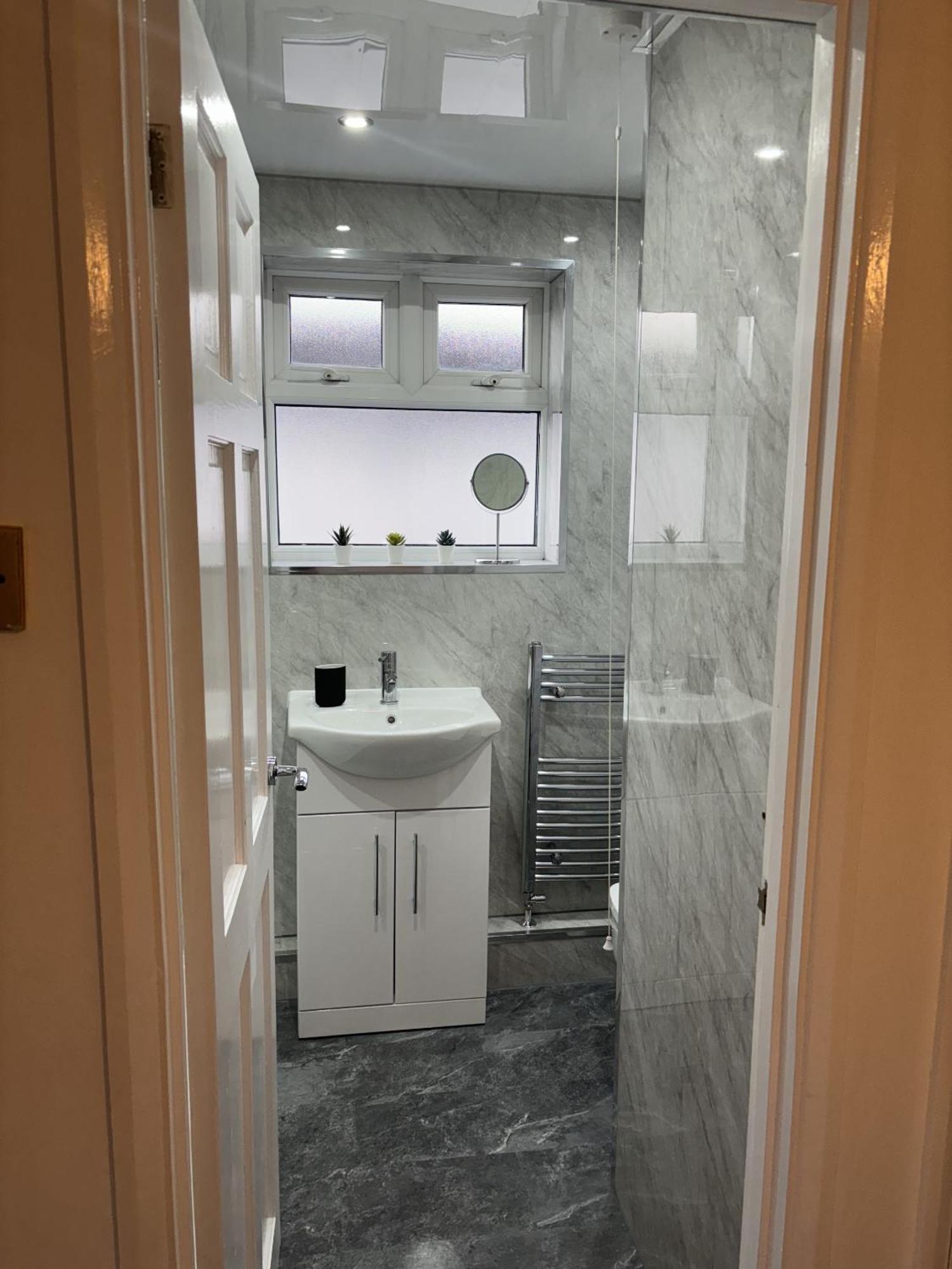 Cosy Corner - 2 Beds, Free Parking, Next To Southampton General Hospital Villa Bagian luar foto